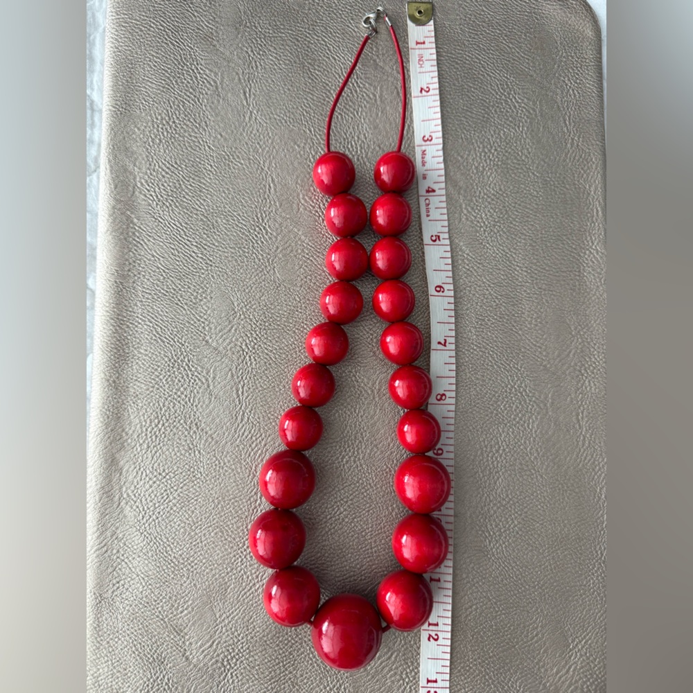 NWOT Elegant Red Wooden Necklace - Picture 7 of 7